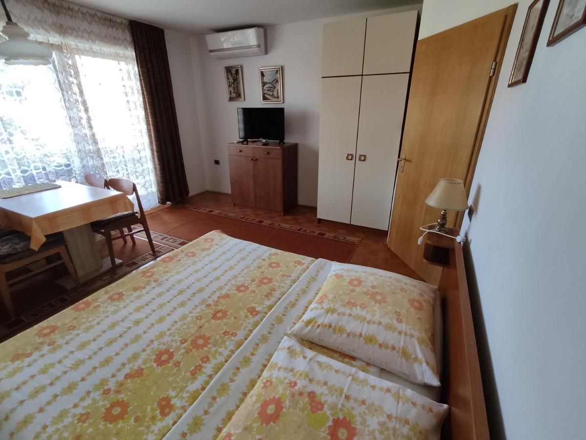 Apartments Samec Изола Экстерьер фото