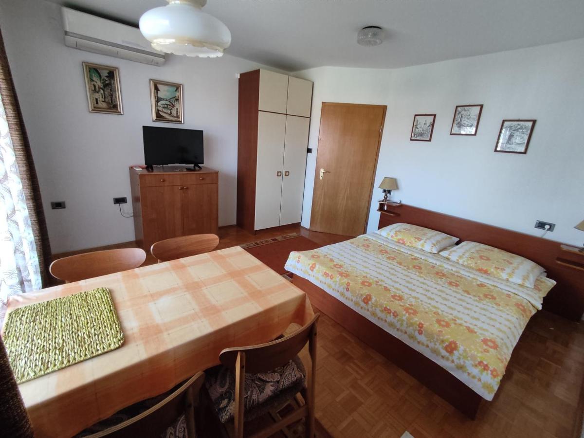 Apartments Samec Изола Экстерьер фото