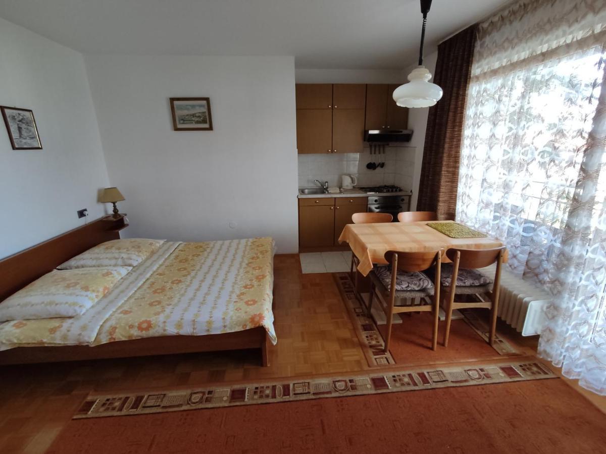 Apartments Samec Изола Экстерьер фото