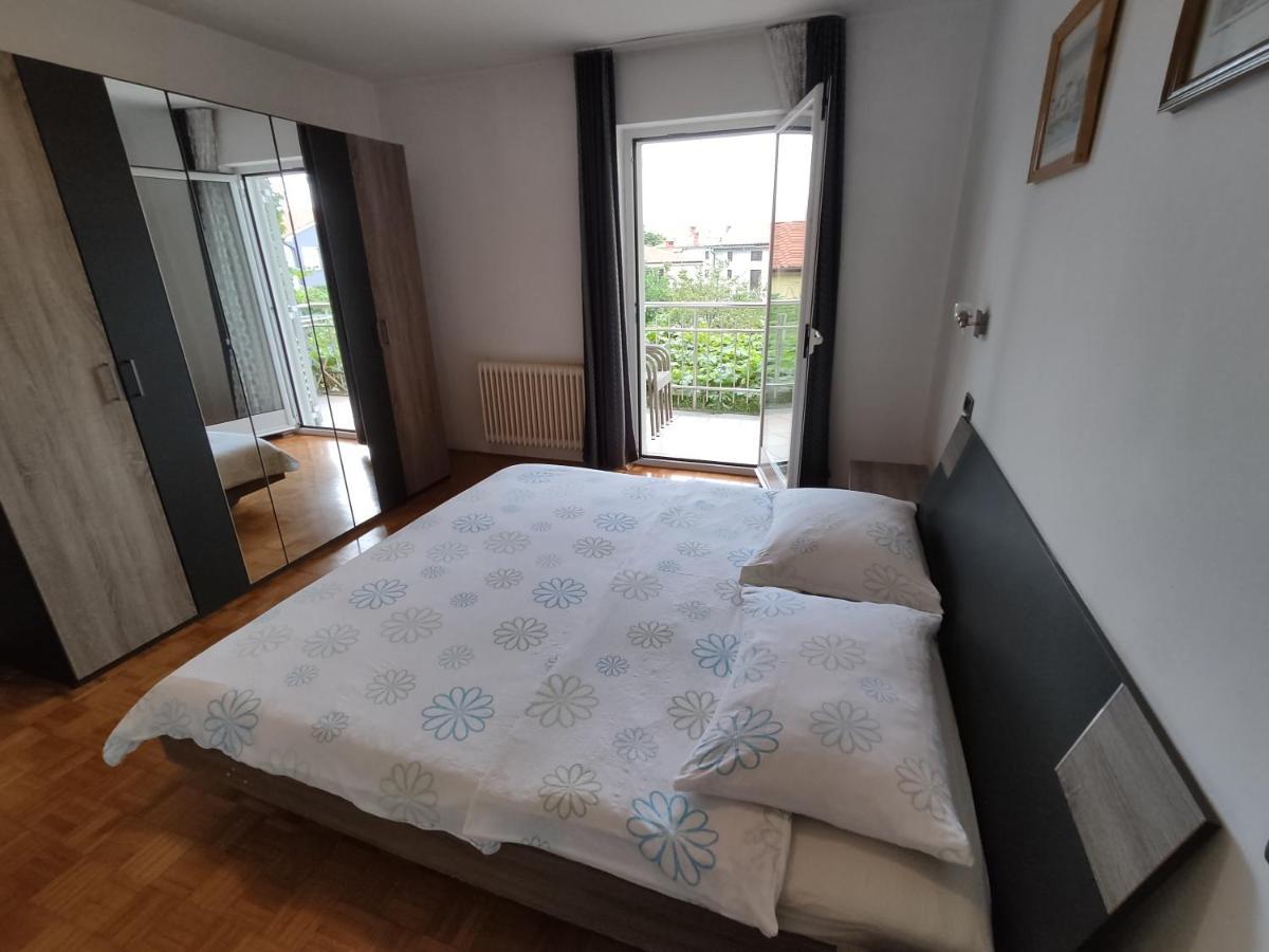 Apartments Samec Изола Экстерьер фото