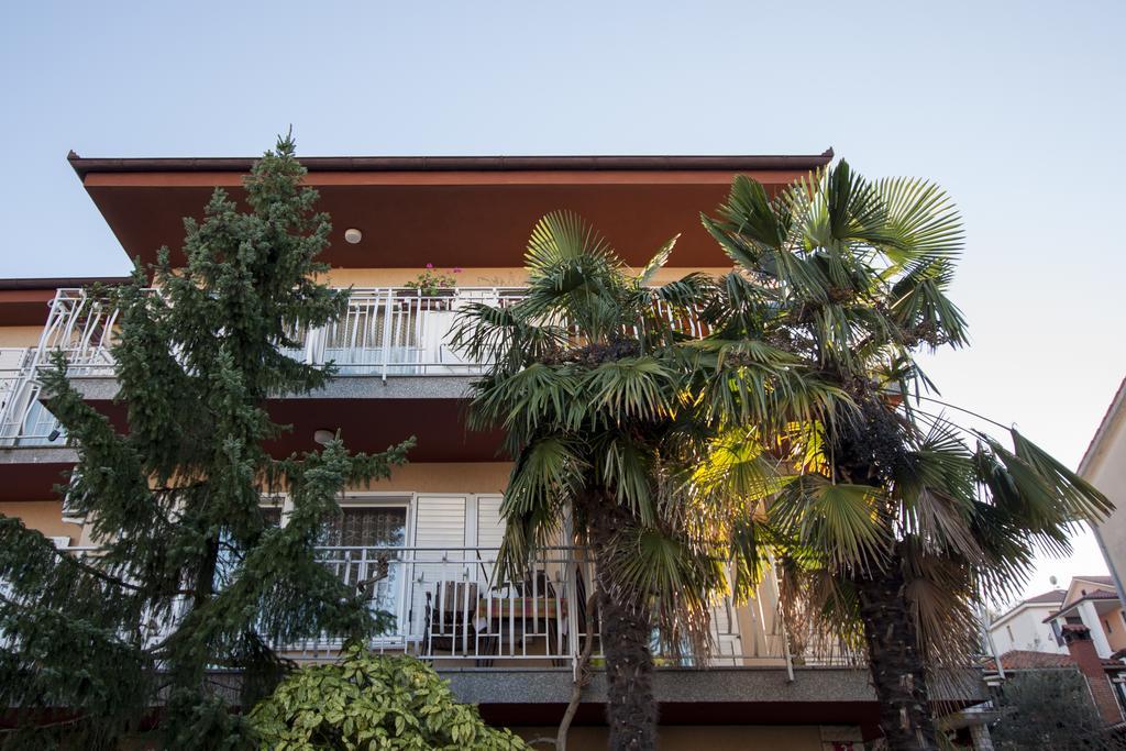 Apartments Samec Изола Экстерьер фото